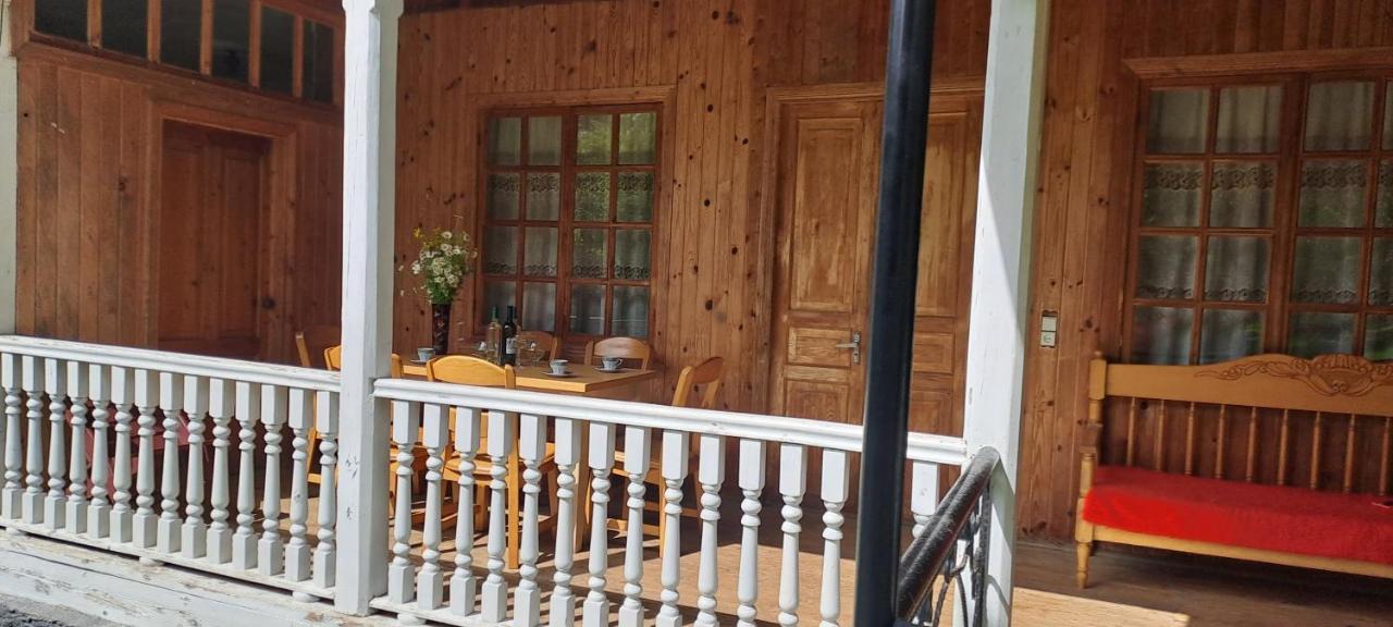 Guest House Lailashi Surmushi Exterior photo
